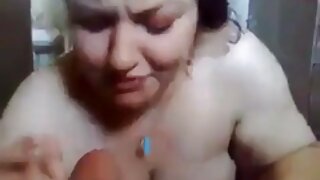 வேடிக்கையான ரஷ்ய அழகி க்ரீம்பையைப் பெறும்போது சிரிக்கிறாள் கவர்ச்சியான வீடியோ தாய் மற்றும் மகன்